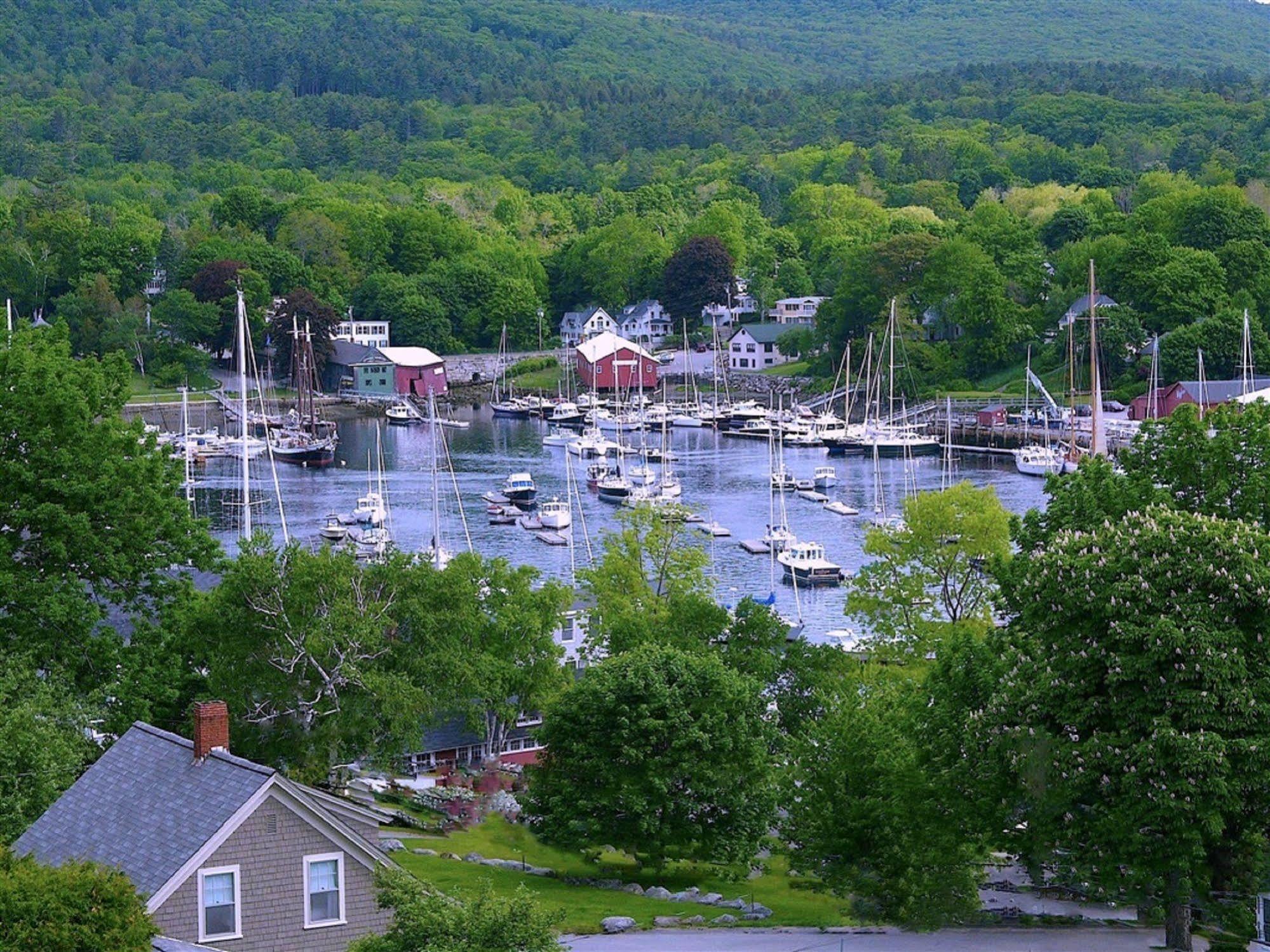 Relais Chateaux Camden Harbour Inn Exterior photo