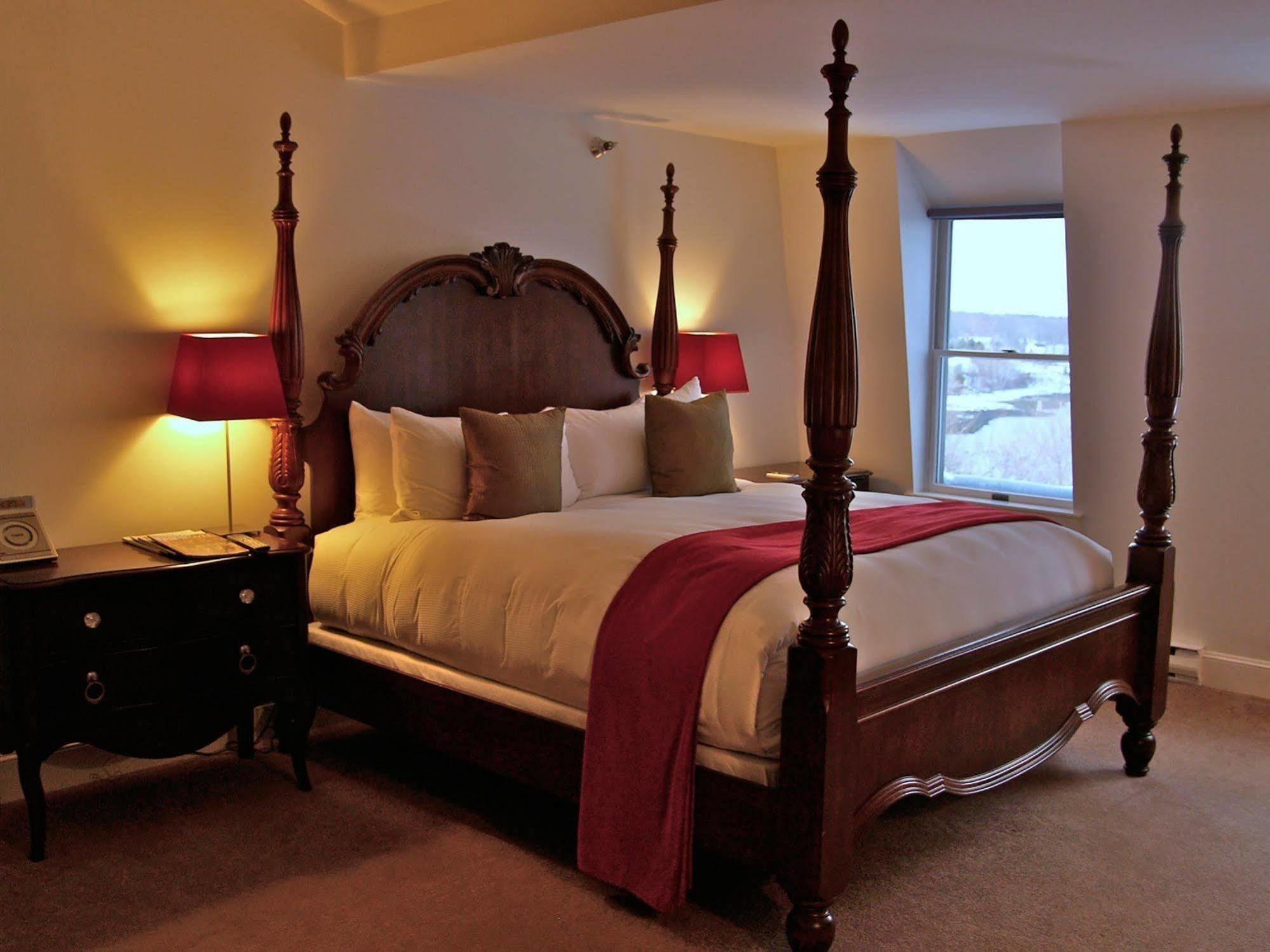 Relais Chateaux Camden Harbour Inn Exterior photo
